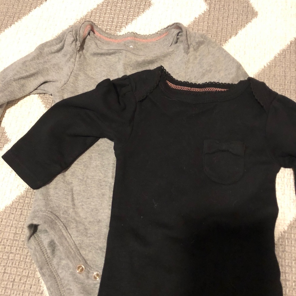 Set of 2 plain long sleeve onesies